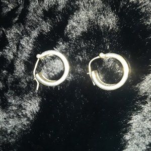 Tiffany&Co. signed sterling silver.925 hoop earrings